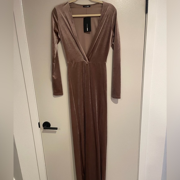 NWT - FASHION NOVA So Knot Your Average Jumpsuit - Taupe M - Picture 5 of 10